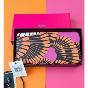 Trina Turk Vibrant Pink and Orange wallet nwt msrp 48$
